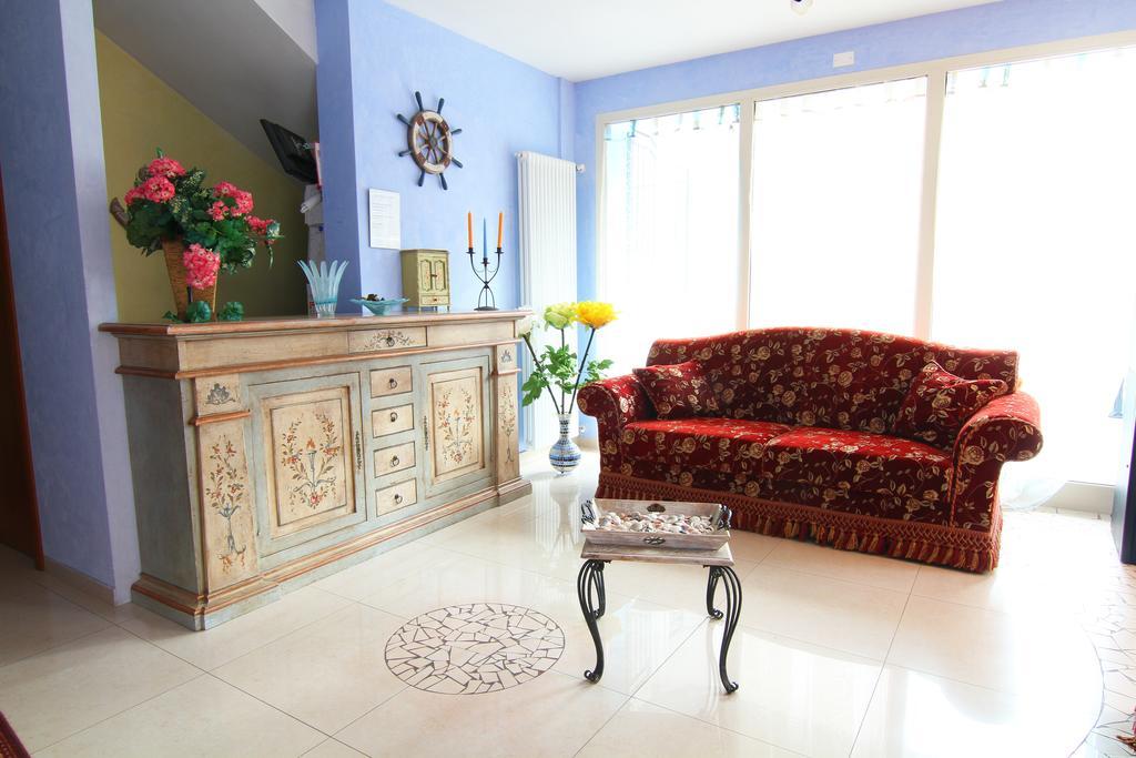 Residence Blu Marine Rimini Bagian luar foto